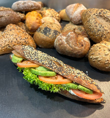 Dinkelstange Avocado Tomate