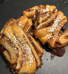 Franzbrötchen mit Hagelzucker